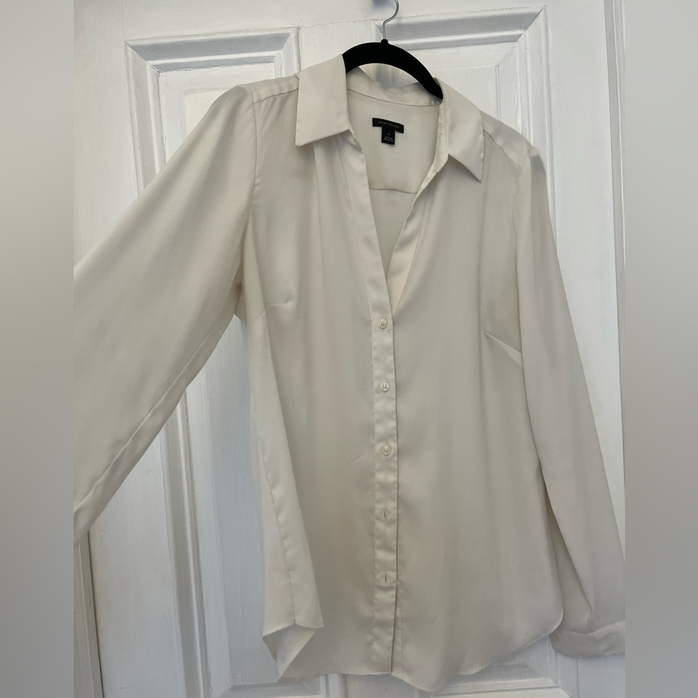 White Ann Taylor Button Down Shirt Size M